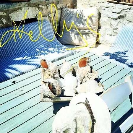 Kelly's * Chrisi Akti (Paros)