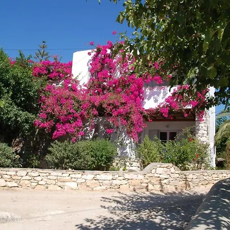 Kelly's Chrisi Akti (Paros)
