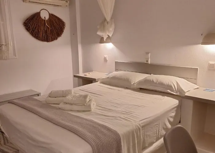 Kelly's * Chrisi Akti (Paros)