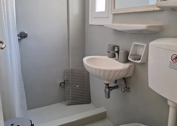 Kelly's Chrisi Akti (Paros)